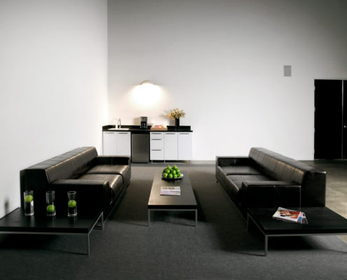 black-lounge